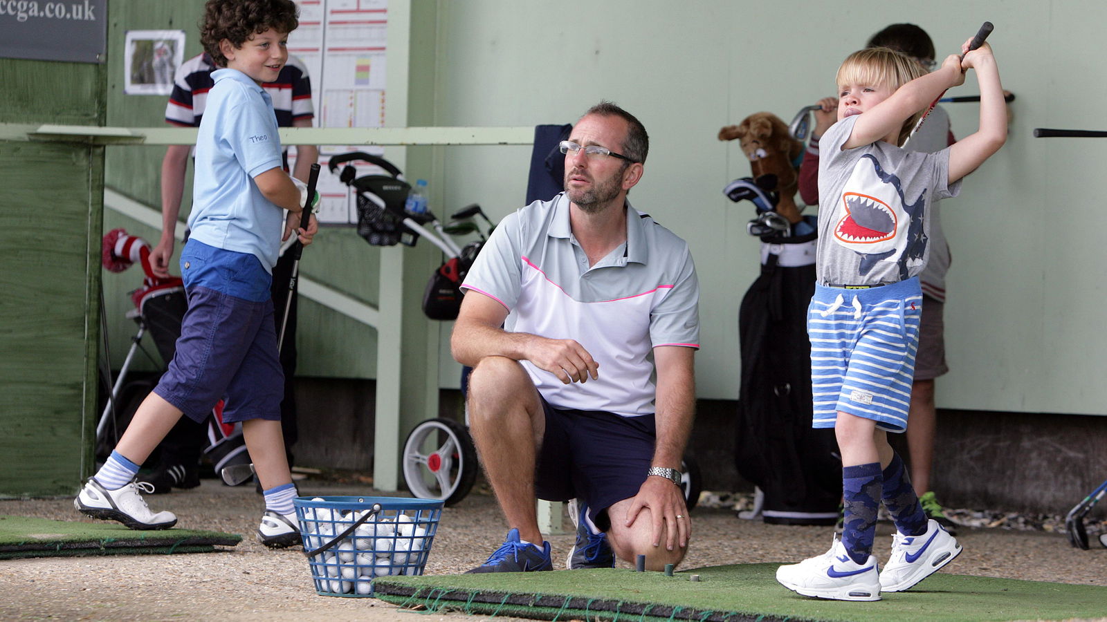 Survey stresses importance of family in getting youngsters into golf